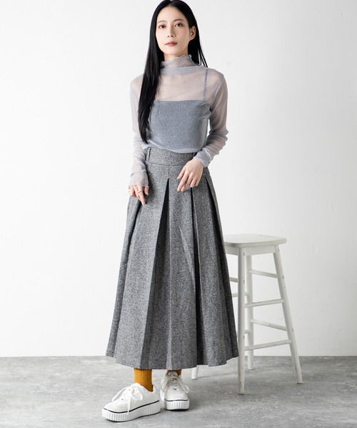 MILLION CARATS（ミリオンカラッツ）の「繊細なシアー素材にラメを散りばめた、どんなコーデも格上げするシアーラメ同色メロウトップス（シャツ/ブラウス・レディース・ブラック/オフホワイト・FREE）」の19枚目の写真