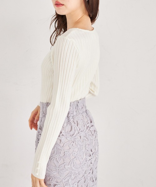 tocco closet(トッコ クローゼット)の「袖口パール付きVネックリブニットプルオーバー(ニット/セーター・レディース・ミント/ラベンダー/オフホワイト/グレイッシュブルー/ブラック・M)」の15枚目の写真