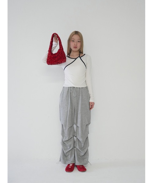 Uenui(ウニュイ)の「【 cunii 】配色 バイカラー レイヤード ロングスリーブTシャツ(Tシャツ/カットソー・レディース・ネイビー/グレー/アイボリー/ブラック・FREE)」の22枚目の写真