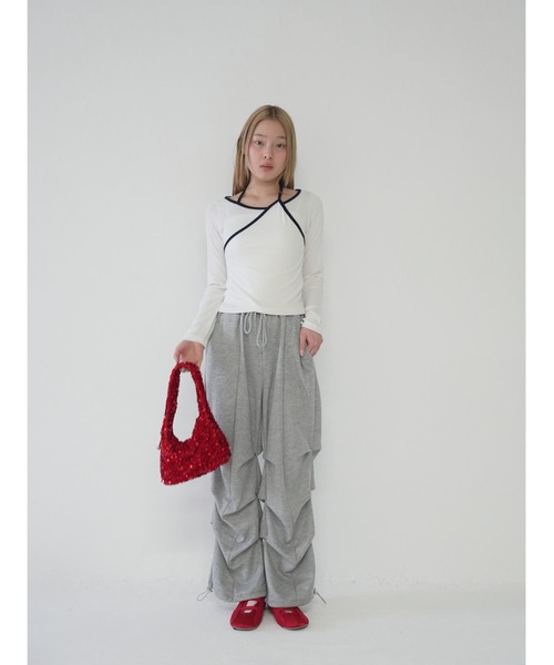 Uenui(ウニュイ)の「【 cunii 】配色 バイカラー レイヤード ロングスリーブTシャツ(Tシャツ/カットソー・レディース・ネイビー/グレー/アイボリー/ブラック・FREE)」の20枚目の写真
