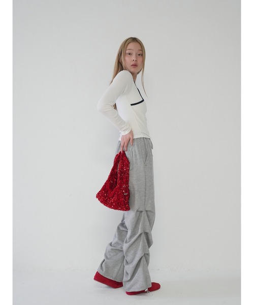 Uenui(ウニュイ)の「【 cunii 】配色 バイカラー レイヤード ロングスリーブTシャツ(Tシャツ/カットソー・レディース・ネイビー/グレー/アイボリー/ブラック・FREE)」の15枚目の写真