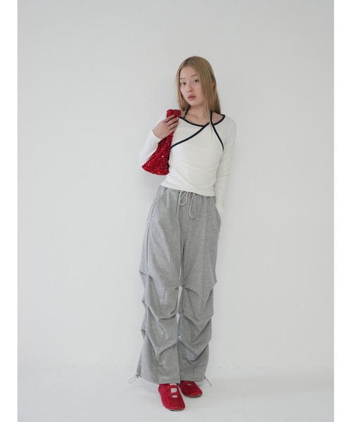 Uenui(ウニュイ)の「【 cunii 】配色 バイカラー レイヤード ロングスリーブTシャツ(Tシャツ/カットソー・レディース・ネイビー/グレー/アイボリー/ブラック・FREE)」の12枚目の写真