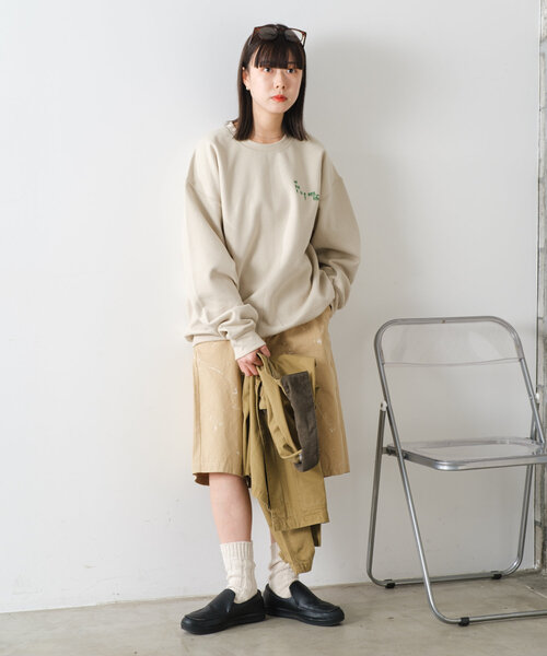 WHIMSIC（ウィムジック）の「【WHIMSIC】ロゴプリントスウェット”SILENCE IS VIOLENC”（スウェット・レディース・グレー/サンドベージュ・FREE）」の10枚目の写真