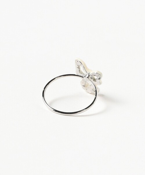 Ray BEAMS（レイビームス）の「ハンドペイント リボンパール リング（リング・レディース・ラベンダー/ホワイト・ONE SIZE）」の3枚目の写真