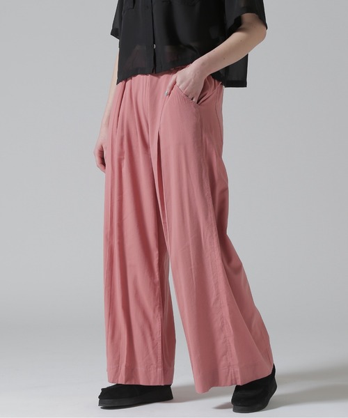 AVIREX（アヴィレックス）の「BOX PLEATS RELAX PANTS/ボックスプリーツ リラックスパンツ（その他パンツ・レディース・ピンク/ミント/ブラック/オリーブ・F）」の4枚目の写真