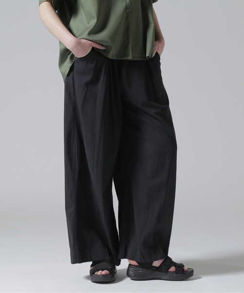AVIREX（アヴィレックス）の「BOX PLEATS RELAX PANTS/ボックスプリーツ リラックスパンツ（その他パンツ・レディース・ピンク/ミント/ブラック/オリーブ・F）」の2枚目の写真