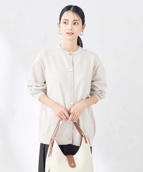 a.v.v(アーヴェヴェ)の「スウェットライククルーネックニットカーディガン(カーディガン/ボレロ・レディース・ミント/グレー系その他/チャコールグレー・36/34/38/40/42)」の3枚目の写真