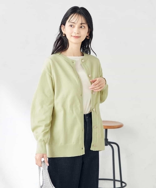 a.v.v(アーヴェヴェ)の「スウェットライククルーネックニットカーディガン(カーディガン/ボレロ・レディース・ミント/グレー系その他/チャコールグレー・36/34/38/40/42)」の4枚目の写真