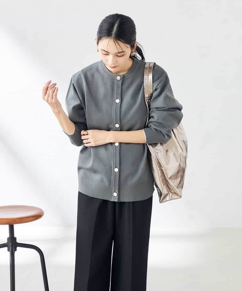 a.v.v(アーヴェヴェ)の「スウェットライククルーネックニットカーディガン(カーディガン/ボレロ・レディース・ミント/グレー系その他/チャコールグレー・36/34/38/40/42)」の14枚目の写真