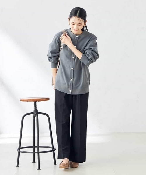 a.v.v(アーヴェヴェ)の「スウェットライククルーネックニットカーディガン(カーディガン/ボレロ・レディース・ミント/グレー系その他/チャコールグレー・36/34/38/40/42)」の16枚目の写真