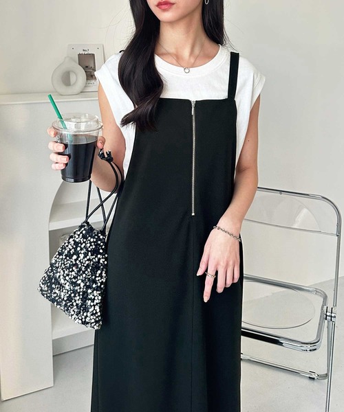 GeeRA（ジーラ）の「【S-XLサイズ展開】ハーフジップカットジョーゼットキャミワンピース（ワンピース・レディース・ベージュ/ブラック・LARGE/X-LARGE/MEDIUM/SMALL）」の3枚目の写真