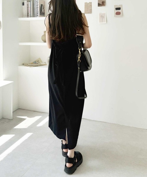 GeeRA（ジーラ）の「【S-XLサイズ展開】ハーフジップカットジョーゼットキャミワンピース（ワンピース・レディース・ベージュ/ブラック・LARGE/X-LARGE/MEDIUM/SMALL）」の15枚目の写真