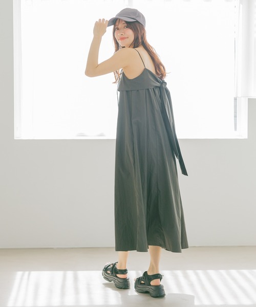 mysty woman(ミスティウーマン)の「2WAYリボンキャミワンピース 328016(ワンピース・レディース・ホワイト/グリーン系その他/ブラック・FREE)」の2枚目の写真