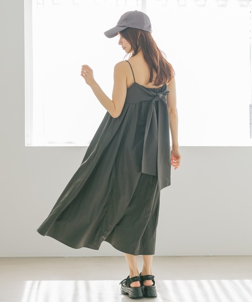 mysty woman(ミスティウーマン)の「2WAYリボンキャミワンピース 328016(ワンピース・レディース・ホワイト/グリーン系その他/ブラック・FREE)」の22枚目の写真