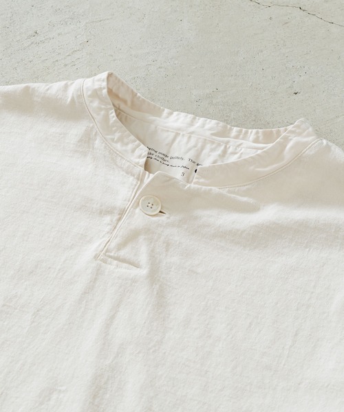 quadro(クオドロ)の「ドライ度詰天竺ヘンリーネックプルオーバー(Tシャツ/カットソー・メンズ・ダークネイビー/グリーン/キナリ/モカ・LARGE/MEDIUM)」の8枚目の写真