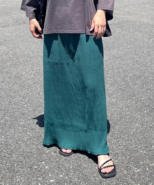 CRB（シーアールビー）の「プリーツIラインロングスカート（スカート・レディース・ブラック/グレー/アイボリー/グリーン/ブルー/ピンク/イエロー/ピンク系その他/ダークグリーン/オレンジ/ブラウン・F）」の5枚目の写真