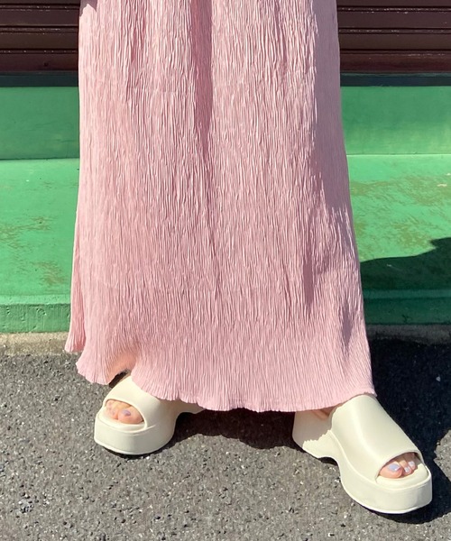 CRB（シーアールビー）の「プリーツIラインロングスカート（スカート・レディース・ブラック/グレー/アイボリー/グリーン/ブルー/ピンク/イエロー/ピンク系その他/ダークグリーン/オレンジ/ブラウン・F）」の15枚目の写真