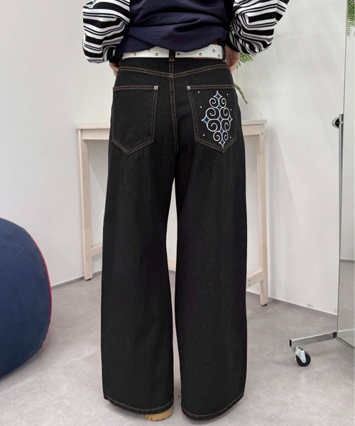 sedacle(セダクル)の「ヒップ配色デザインデニム(デニムパンツ・レディース・ブラック/ライトブルー・LARGE/SMALL/MEDIUM)」の2枚目の写真