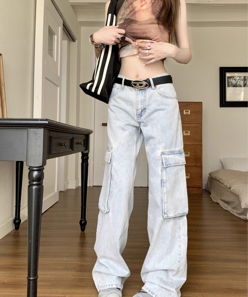 LETee（レティー）の「ウォッシュデニム　カーゴパンツ（デニムパンツ・レディース・ライトブルー・S/M）」の2枚目の写真