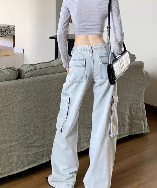 LETee（レティー）の「ウォッシュデニム　カーゴパンツ（デニムパンツ・レディース・ライトブルー・S/M）」の5枚目の写真
