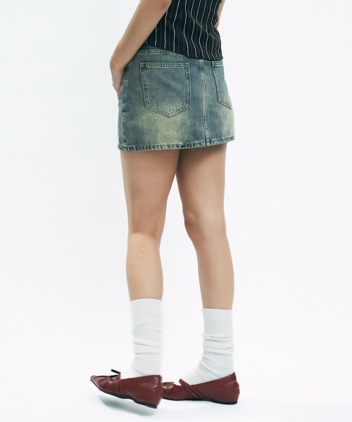 Clum(クルム)の「Vintage-like denim skirt (with shorts) / ヴィンテージライクデニムスカート(ショーツ付き)(スカート・レディース・ブラック/ライトブルー/ブルー・MEDIUM/SMALL)」の5枚目の写真