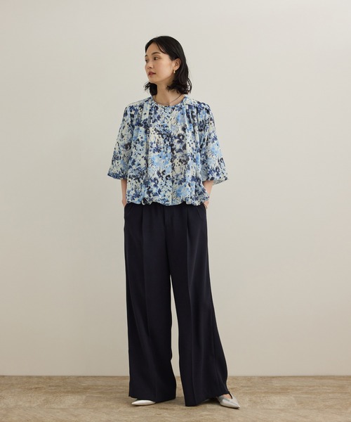 ROPE'(ロペ)の「【洗える】フェイディドフラワープリント・無地ブラウス(シャツ/ブラウス・レディース・ダークブラウン/ブラック/オフホワイト/ブルー・FREE)」の7枚目の写真