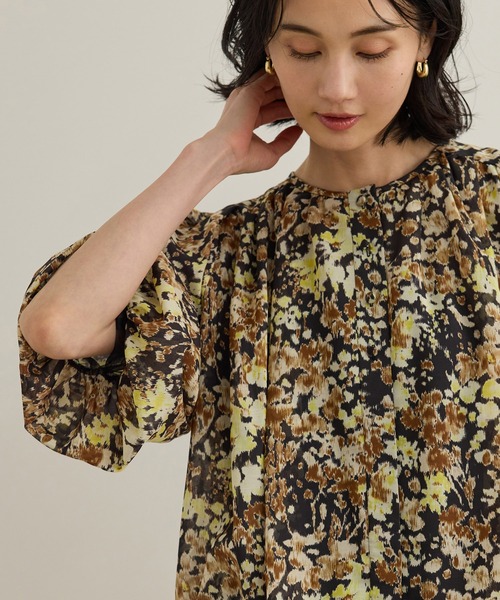 ROPE'(ロペ)の「【洗える】フェイディドフラワープリント・無地ブラウス(シャツ/ブラウス・レディース・ダークブラウン/ブラック/オフホワイト/ブルー・FREE)」の11枚目の写真