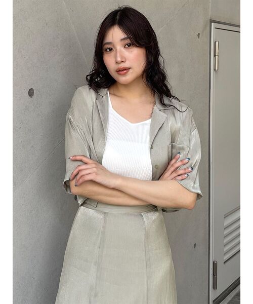 MURUA(ムルーア)の「【セットアップ対応】シャイニーシアーショートシャツ(シャツ/ブラウス・レディース・ライトグリーン/ブラック/アイボリー/ブラウン・FREE)」の6枚目の写真