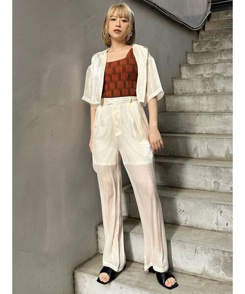 MURUA(ムルーア)の「【セットアップ対応】シャイニーシアーショートシャツ(シャツ/ブラウス・レディース・ライトグリーン/ブラック/アイボリー/ブラウン・FREE)」の13枚目の写真