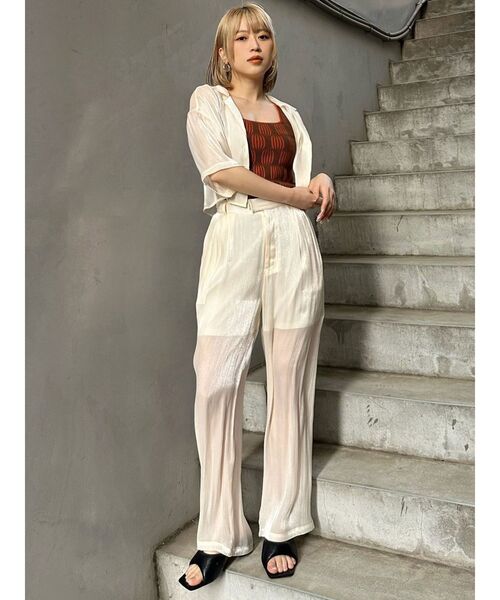 MURUA(ムルーア)の「【セットアップ対応】シャイニーシアーショートシャツ(シャツ/ブラウス・レディース・ライトグリーン/ブラック/アイボリー/ブラウン・FREE)」の14枚目の写真