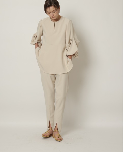 CADUNE(カデュネ)の「スリットパンツ(その他パンツ・レディース・ブラック/ベージュ/ブラウン/ネイビー・34/38/36)」の11枚目の写真