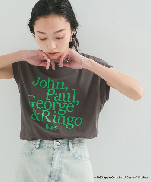le cercle ADAM ET ROPE'(ルセルクルアダムエロペ)の「【THE BEATLES/ザ ビートルズ】ノースリーブTシャツ(Tシャツ/カットソー・レディース・ホワイト系その他/チャコールグレー・FREE)」の2枚目の写真