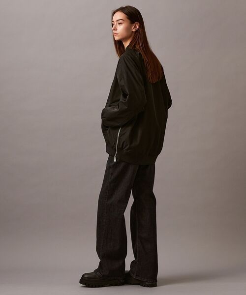 Calvin Klein(カルバン・クライン)の「ロング ボンバージャケット(ミリタリージャケット・レディース・コーラル/ブラック/ブルー系その他・XS/S)」の14枚目の写真