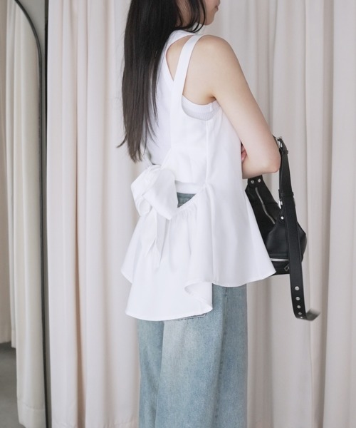 O'fmus(オフムス)の「【O'fmus】バックリボン ペプラムトップス ofmw25s053(その他トップス・レディース・オフホワイト/ブラック・FREE)」の2枚目の写真