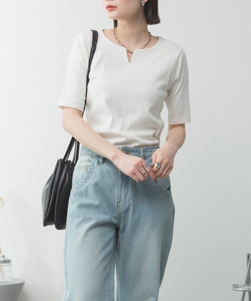 RCD(アールシーディー)の「キーネックコットン5分袖トップス(Tシャツ/カットソー・レディース・杢グレー/オフホワイト/ブラック/カーキ/グレイッシュベージュ・M/L/LL/3L/4L)」の21枚目の写真