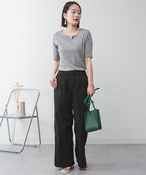 RCD(アールシーディー)の「キーネックコットン5分袖トップス(Tシャツ/カットソー・レディース・杢グレー/オフホワイト/ブラック/カーキ/グレイッシュベージュ・M/L/LL/3L/4L)」の16枚目の写真