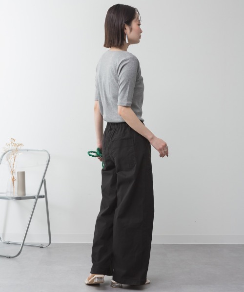 RCD(アールシーディー)の「キーネックコットン5分袖トップス(Tシャツ/カットソー・レディース・杢グレー/オフホワイト/ブラック/カーキ/グレイッシュベージュ・M/L/LL/3L/4L)」の8枚目の写真