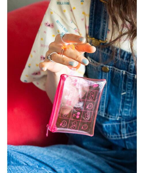 BETTY'S BLUE(べティーズブルー)の「エイミーちゃん クリアポーチ(ハンドバッグ・レディース・ピンク・F)」の3枚目の写真