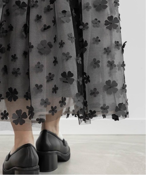 RANDA（ランダ）の「3Dフラワーティアードスカート（スカート・レディース・グレー/ブラック/ホワイト・0/1）」の18枚目の写真