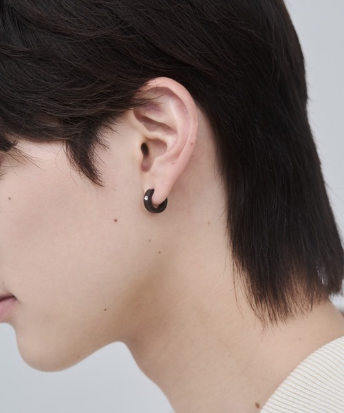 WYZ surgical stainless(ダブリューワイジィーサージカルステンレス)の「【 金属アレルギー対応 】ビジュー フープイヤリング サージカルステンレス(両耳用)(イヤリング・メンズ・シルバー/ブラック/ゴールド・FREE)」の11枚目の写真