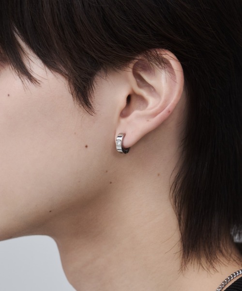 WYZ surgical stainless(ダブリューワイジィーサージカルステンレス)の「【 金属アレルギー対応 】ビジュー フープイヤリング サージカルステンレス(両耳用)(イヤリング・メンズ・シルバー/ブラック/ゴールド・FREE)」の8枚目の写真