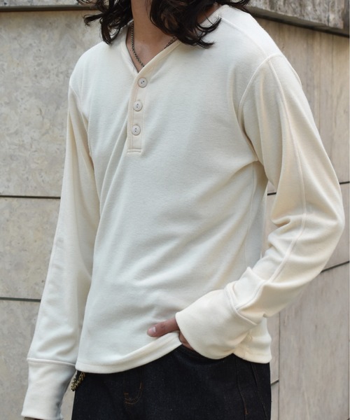 Noen(ノエン)の「Vネックヘンリーニットソー(ニット/セーター・メンズ・アイボリー/ブラック・MEDIUM/LARGE/X-LARGE)」の2枚目の写真