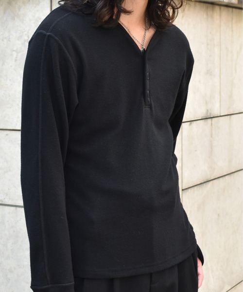 Noen(ノエン)の「Vネックヘンリーニットソー(ニット/セーター・メンズ・アイボリー/ブラック・MEDIUM/LARGE/X-LARGE)」の9枚目の写真