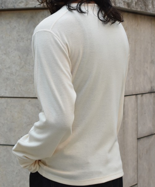 Noen(ノエン)の「Vネックヘンリーニットソー(ニット/セーター・メンズ・アイボリー/ブラック・MEDIUM/LARGE/X-LARGE)」の6枚目の写真
