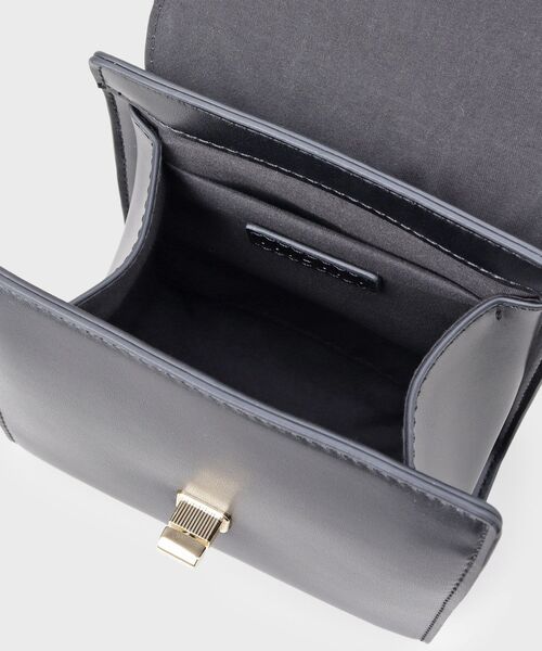 INDIVI(インディヴィ)の「ミニスクエアショルダー(ショルダーバッグ・レディース・ブルー系その他/ブラック・00)」の11枚目の写真