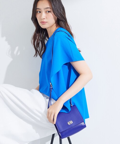 INDIVI(インディヴィ)の「ミニスクエアショルダー(ショルダーバッグ・レディース・ブルー系その他/ブラック・00)」の4枚目の写真