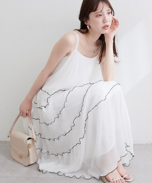 natural couture（ナチュラルクチュール）の「プリーツメローキャミワンピース（ワンピース・レディース・オフホワイト/ブラック/ブラウン・FREE）」の2枚目の写真