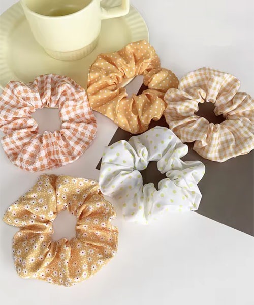 Mayree（メイリー）の「【urge select】ファンシー アソート柄 シュシュ【5個セット/9色展開】（シュシュ・レディース・パープル系/ブラウン系/レッド系/ブラック系/ブルー系/グリーン系/オレンジ系/ピンク系/ネイビー系・FREE）」の9枚目の写真