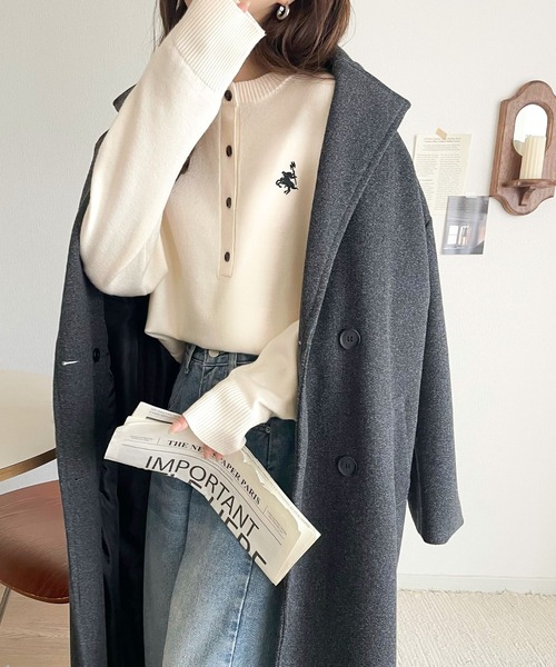 Java(ジャバ)の「《JaVaジャバコラボ》顔周りスッキリ&胸元刺繍で映える♪配色刺繍ヘンリーネックニット(ニット/セーター・レディース・ブラウン/ブラック×ホワイト/グレー×ホワイト/グレイッシュベージュ/アイボリー・LARGE/MEDIUM/X-LARGE/SMALL)」の9枚目の写真