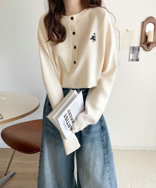 Java(ジャバ)の「《JaVaジャバコラボ》顔周りスッキリ&胸元刺繍で映える♪配色刺繍ヘンリーネックニット(ニット/セーター・レディース・ブラウン/ブラック×ホワイト/グレー×ホワイト/グレイッシュベージュ/アイボリー・LARGE/MEDIUM/X-LARGE/SMALL)」の10枚目の写真